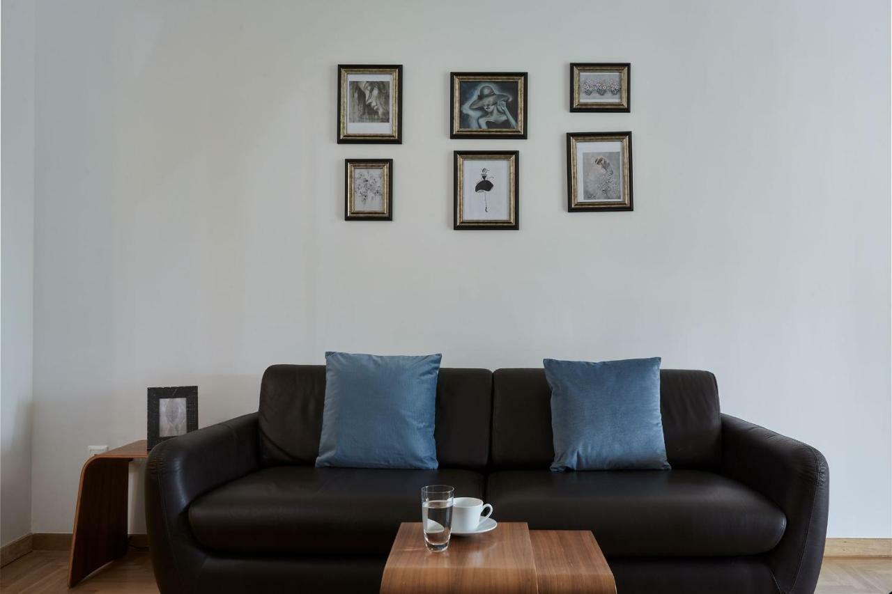 Chic One Bd Apartment With Hilton View Athen Eksteriør bilde