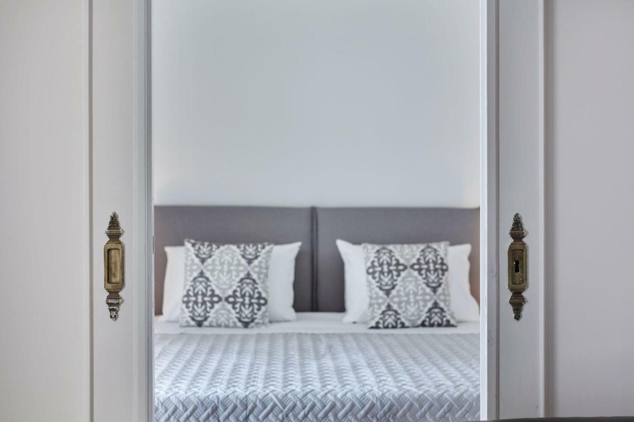 Chic One Bd Apartment With Hilton View Athen Eksteriør bilde